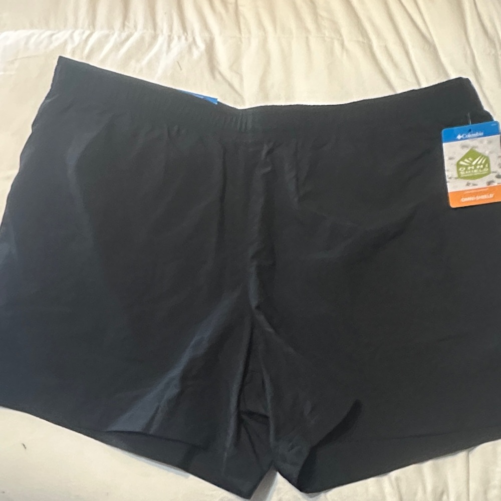Columbia Women's black shorts